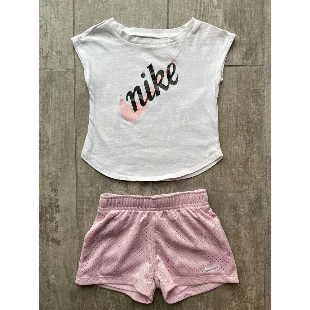 NIKE Baby Toddler Girl 2 Piece Outfit Set Pink Athletic T-Shirt & Shorts 24m - Picture 2 of 9